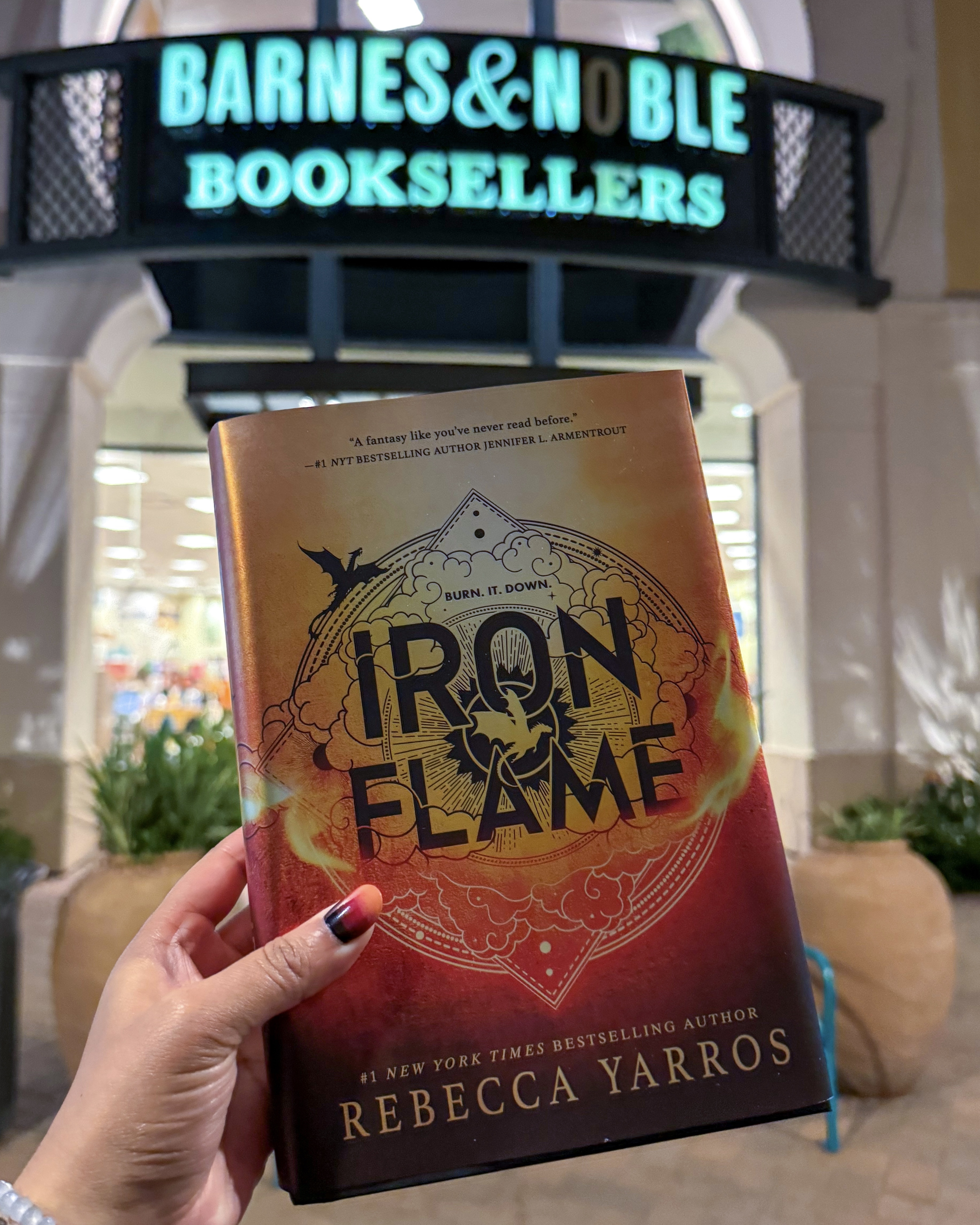 Book Review: Iron Flame by Rebecca Yarros #IronFlame #FourthWing